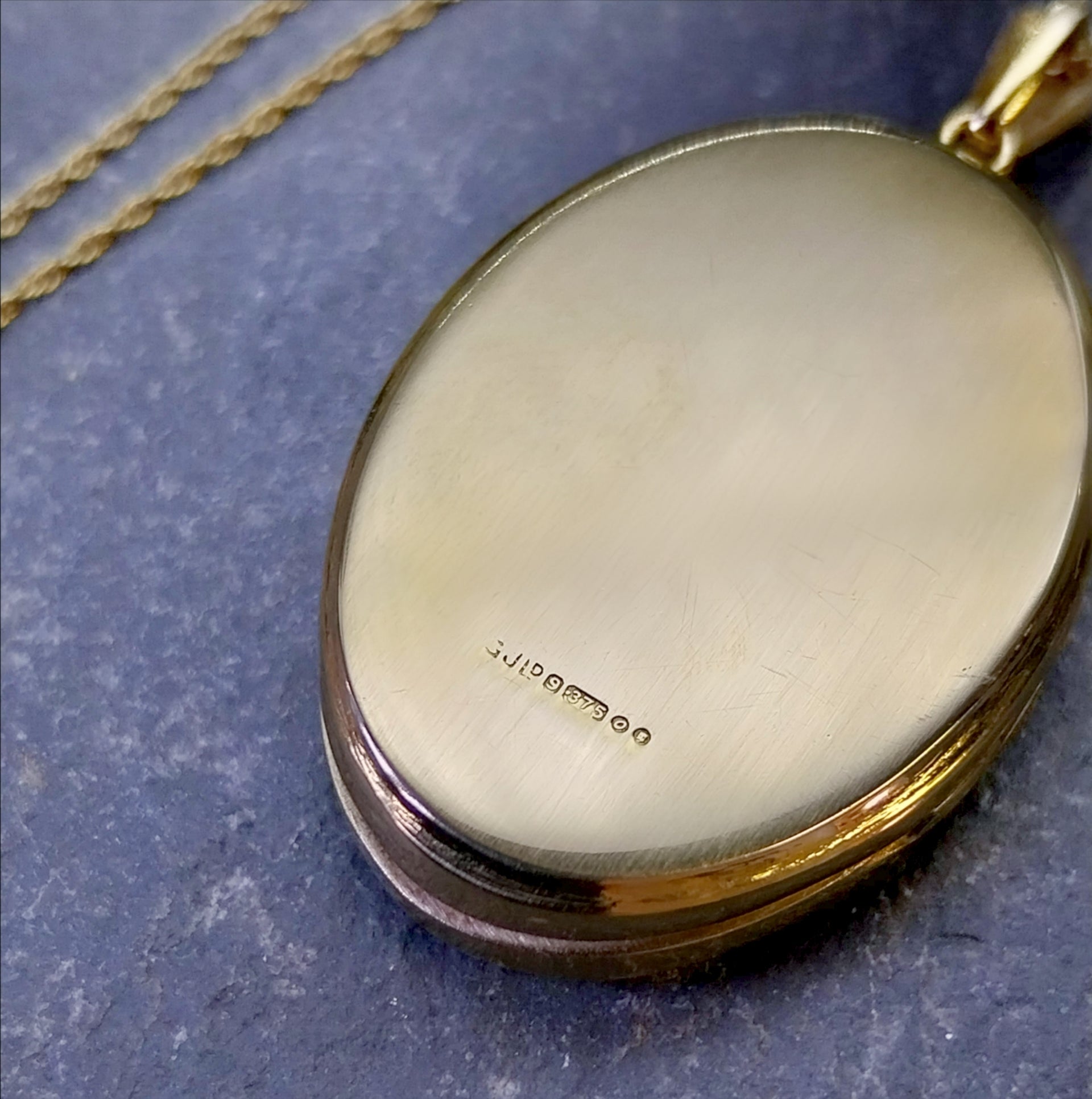 9ct Gold Georg Jensen Locket Necklace with 20" Chain - c 1969 - 9g