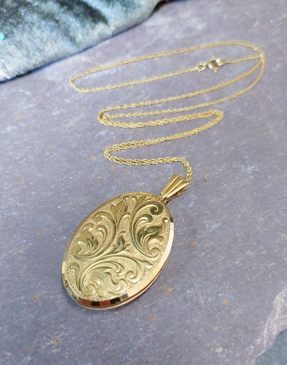 9ct Gold Georg Jensen Locket Necklace with 20" Chain - c 1969 - 9g