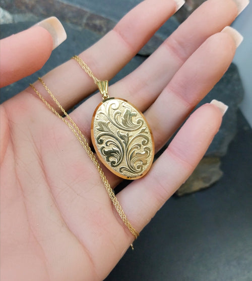 9ct Gold Georg Jensen Locket Necklace with 20" Chain - c 1969 - 9g