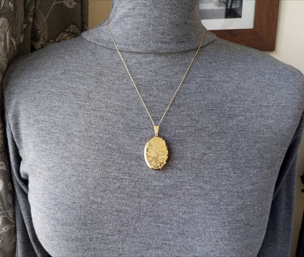 9ct Gold Georg Jensen Locket Necklace with 20" Chain - c 1969 - 9g