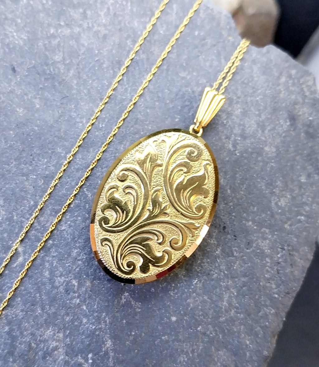 9ct Gold Georg Jensen Locket Necklace with 20" Chain - c 1969 - 9g