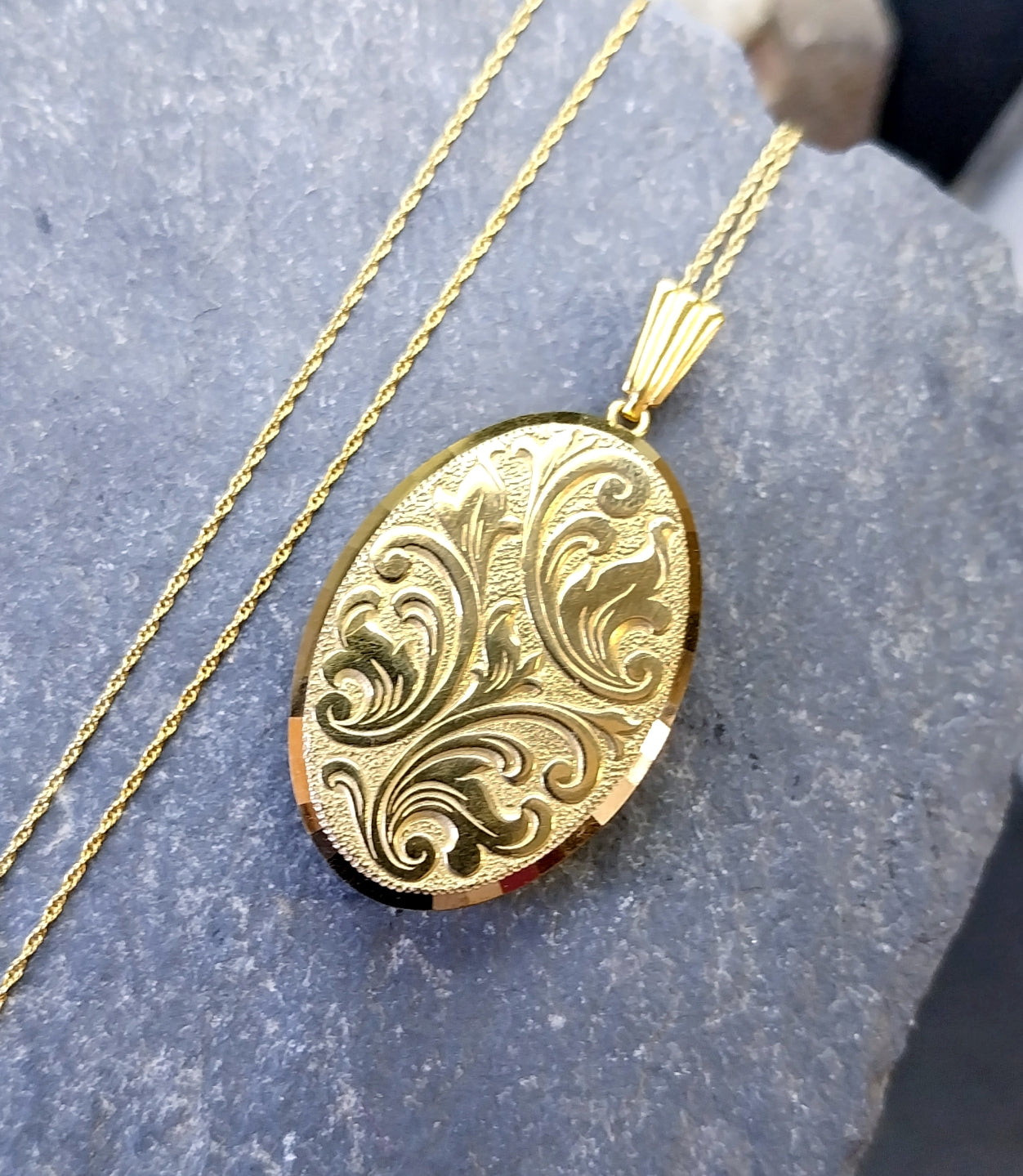 9ct Gold Georg Jensen Locket Necklace with 20" Chain - c 1969 - 9g