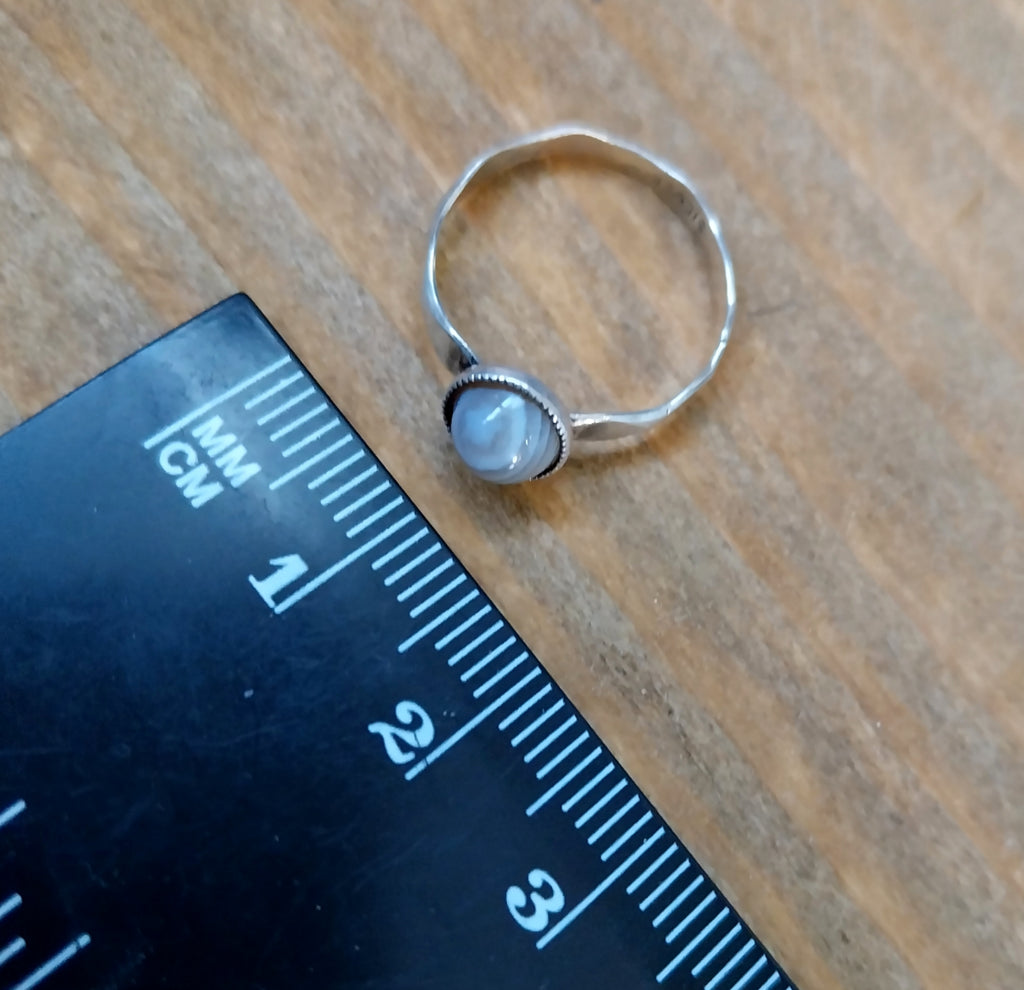 Vintage Small SILVER BANDED AGATE Ring - Size uk M (5.5) - 1g