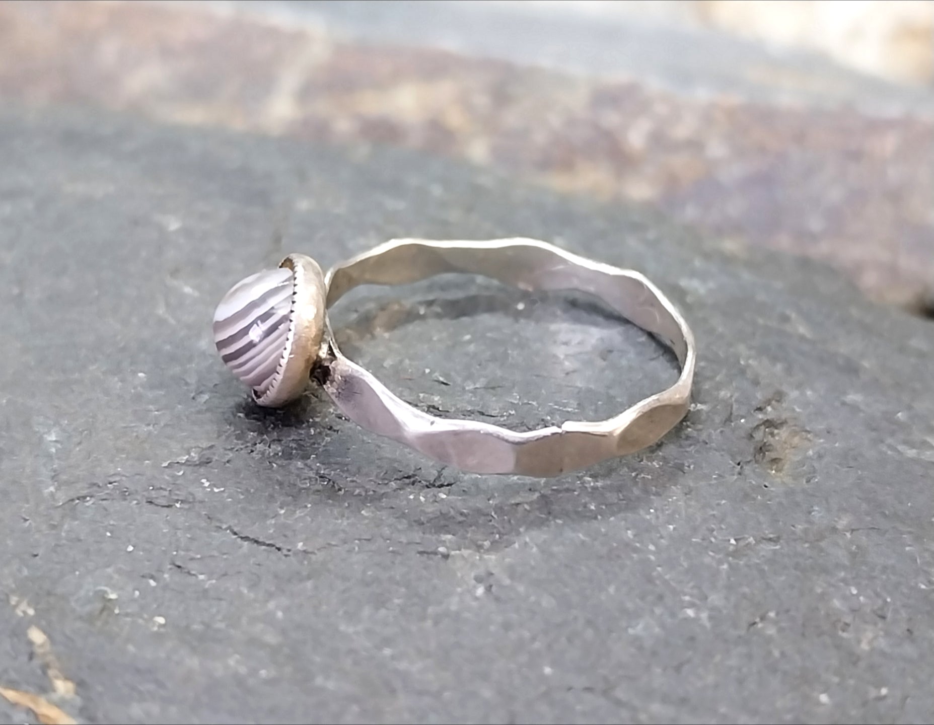 Vintage Small SILVER BANDED AGATE Ring - Size uk M (5.5) - 1g