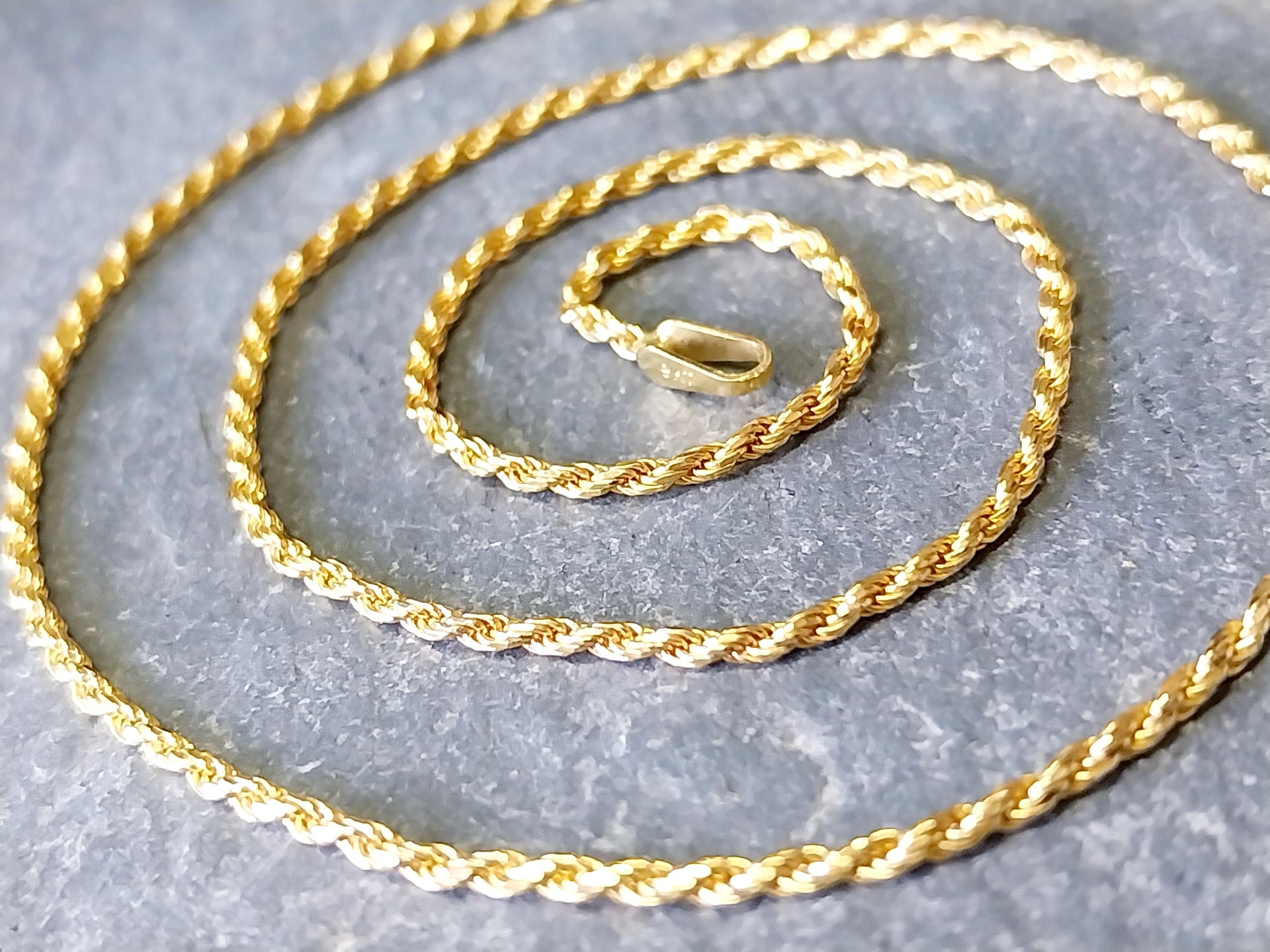 Vintage 9ct GOLD Twisted Rope Chain Necklace, 18" - 3.2g