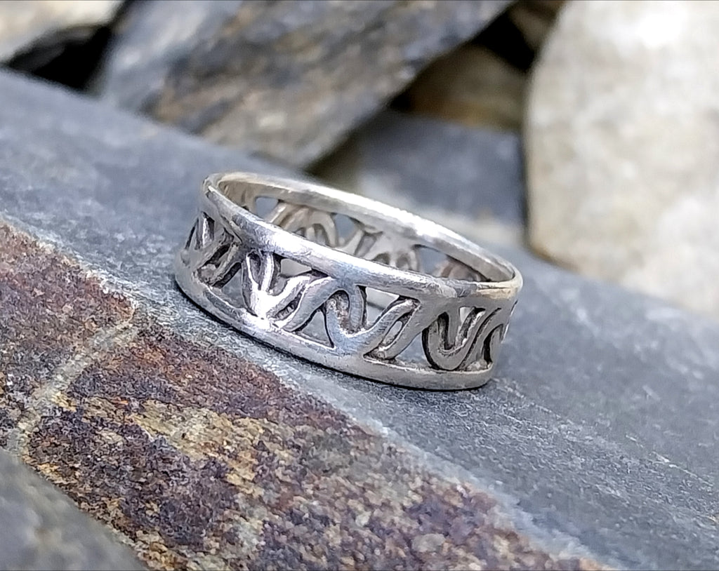 Sterling Silver Wave RING - 925 Sterling Silver - Size uk Q ( 8) 2.9g