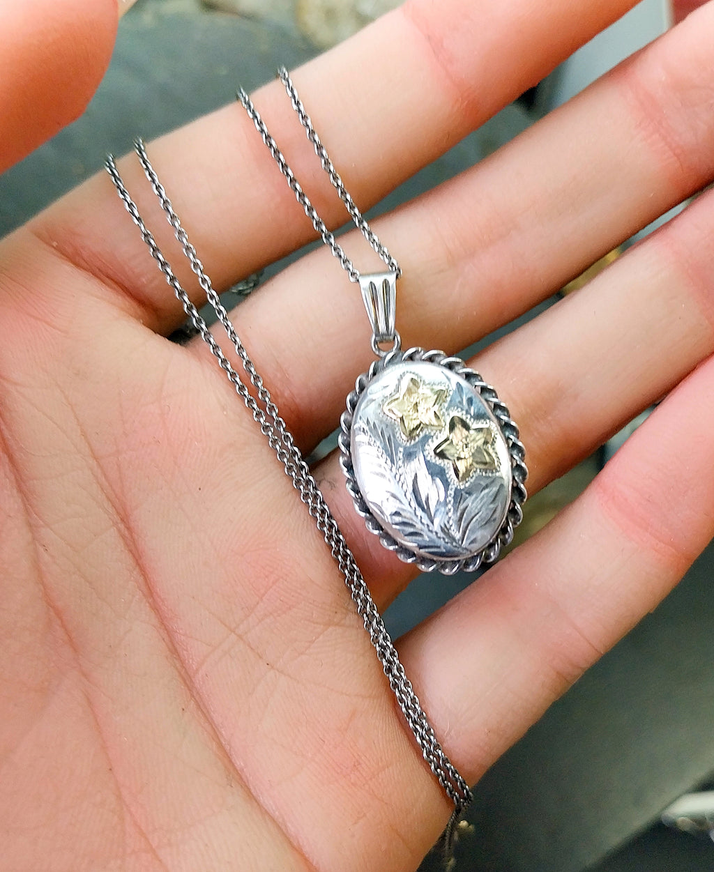 Vintage SILVER Oval LOCKET - with Gold Flowers on 17" Chain - 5g