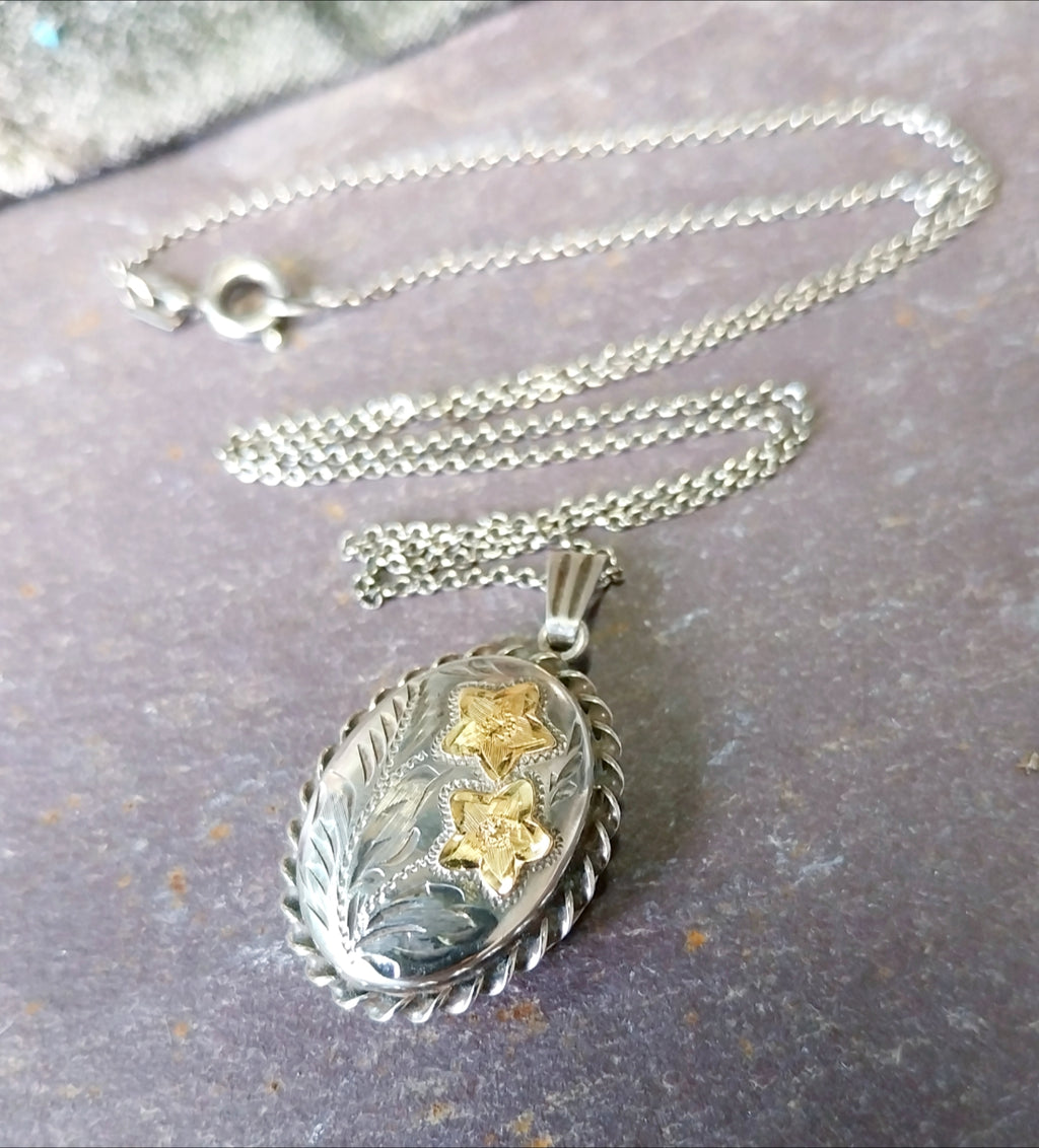 Vintage SILVER Oval LOCKET - with Gold Flowers on 17" Chain - 5g