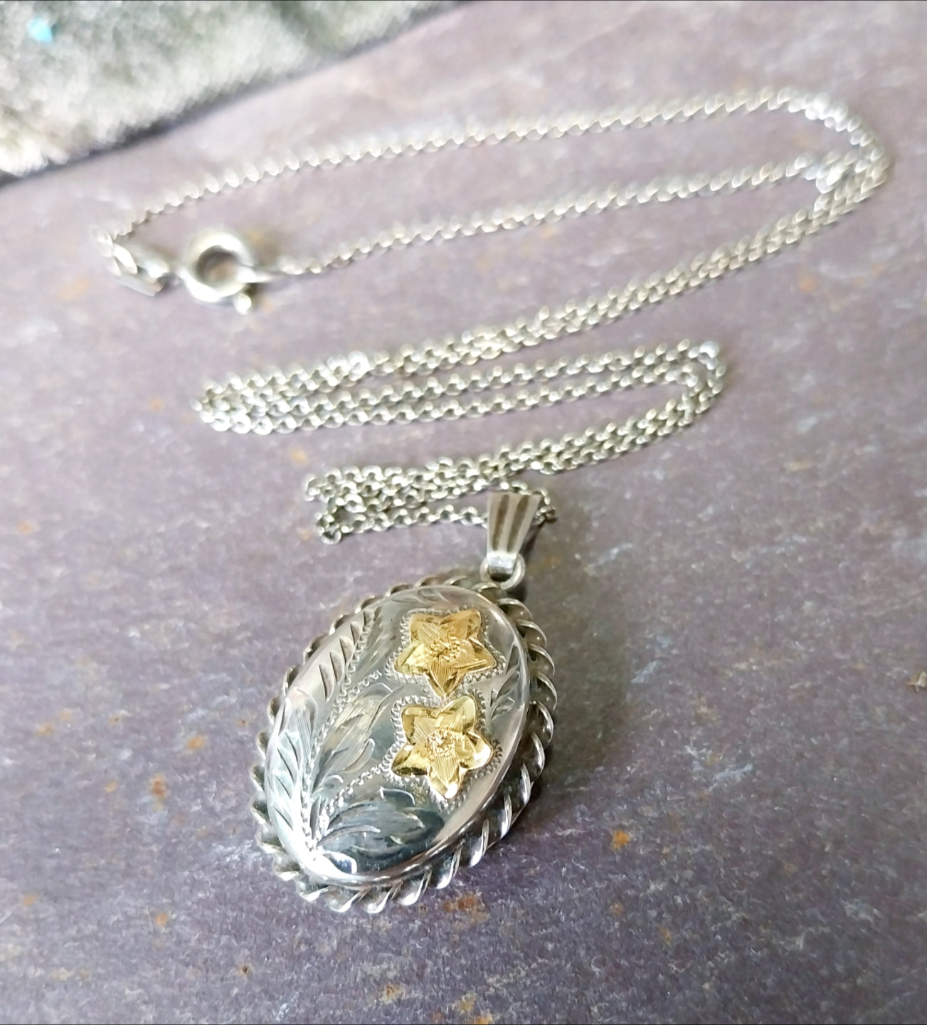 Vintage SILVER Oval LOCKET - with Gold Flowers on 17" Chain - 5g