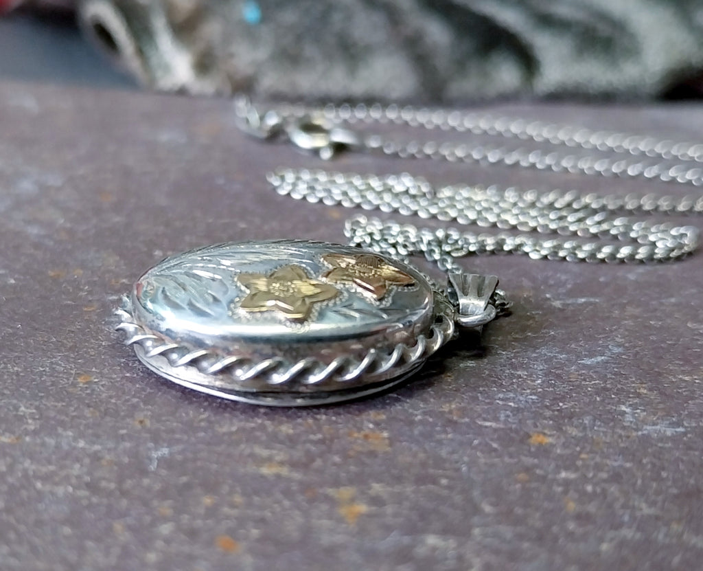 Vintage SILVER Oval LOCKET - with Gold Flowers on 17" Chain - 5g