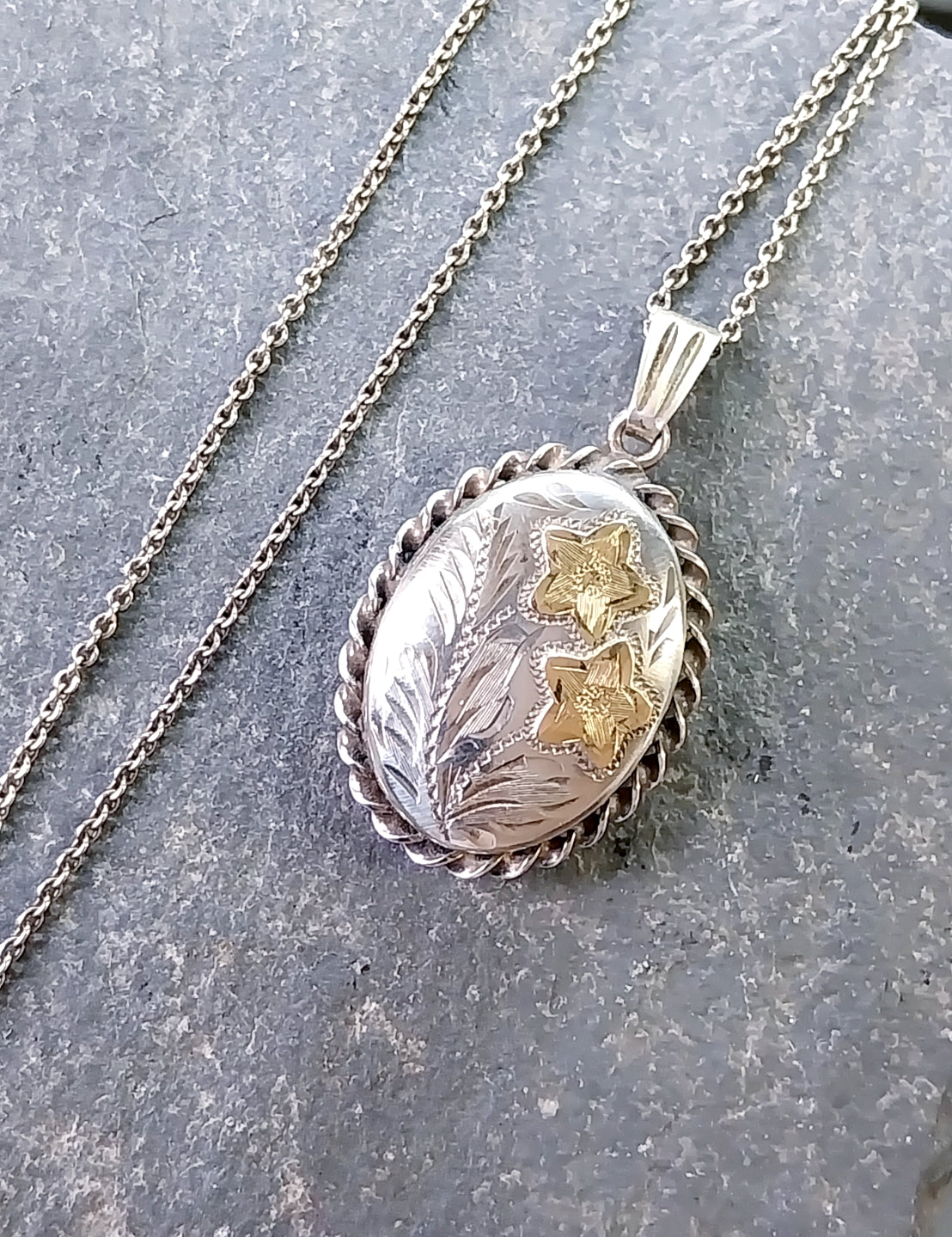 Vintage SILVER Oval LOCKET - with Gold Flowers on 17" Chain - 5g