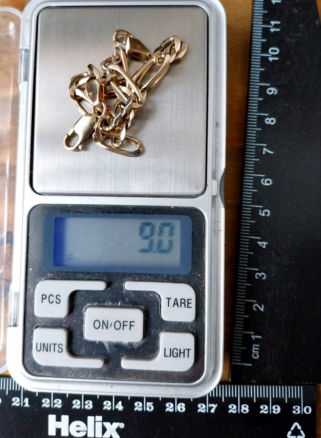 9ct GOLD CURB LINK Bracelet length 21.5cm, 6mm wide - 9g