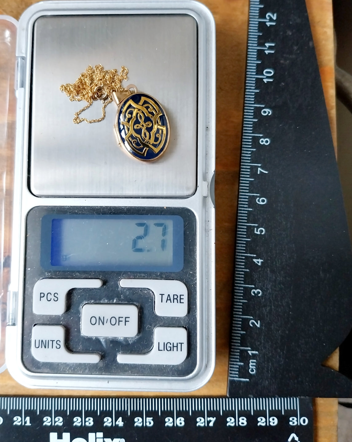 9ct GOLD and BLUE ENAMEL Celtic Locket Necklace & 18" Chain - 2.7g