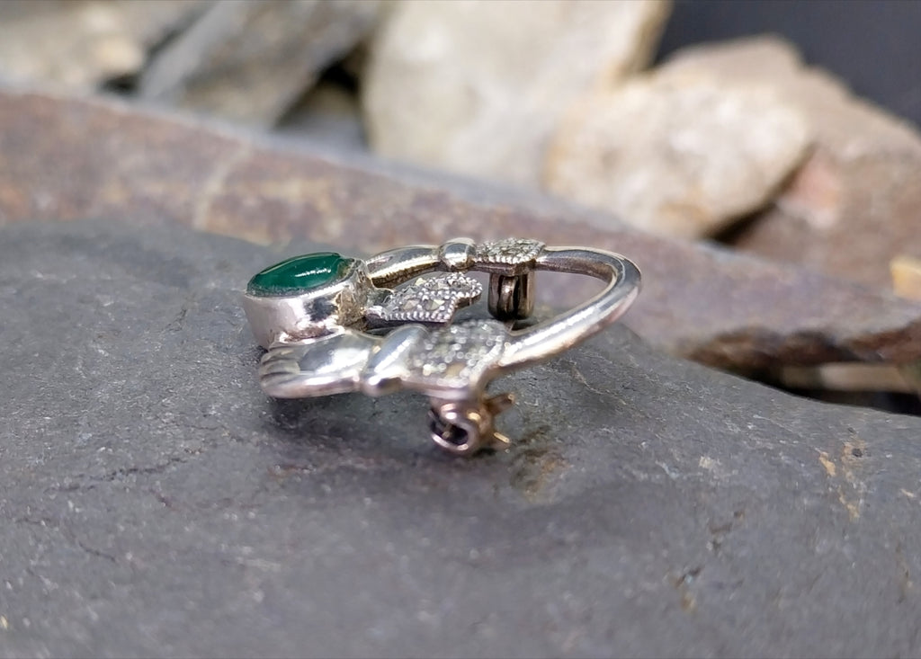 Vintage Sterling Silver Claddagh Brooch & Green Stone - 4.8g