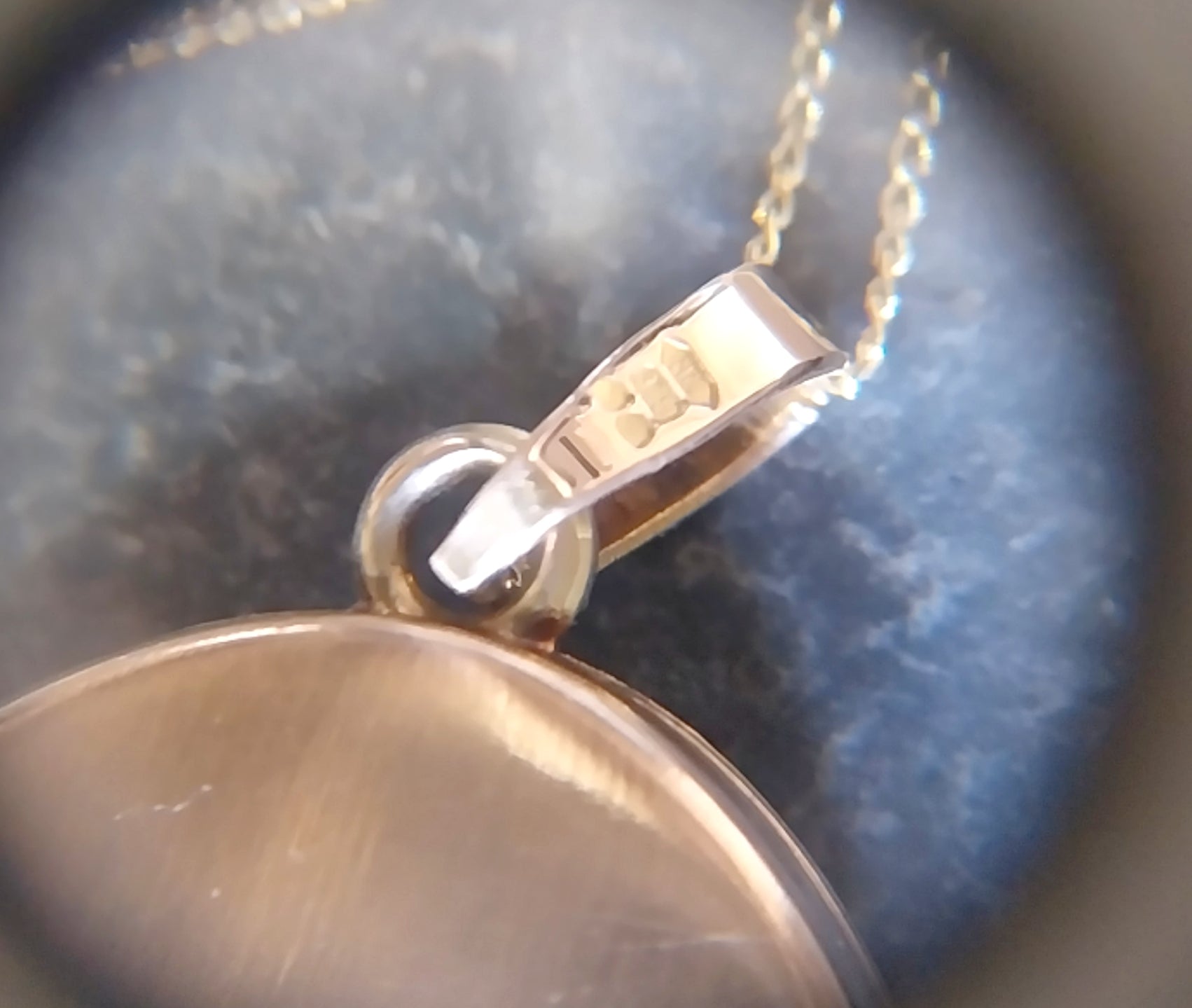 Vintage 9ct GOLD LOCKET with White Swallow Birds on 18" Gold Chain - 4.1g