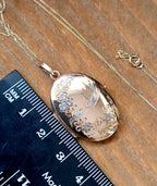 Vintage 9ct GOLD LOCKET with White Swallow Birds on 18" Gold Chain - 4.1g