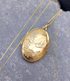 Vintage 9ct GOLD LOCKET with White Swallow Birds on 18" Gold Chain - 4.1g