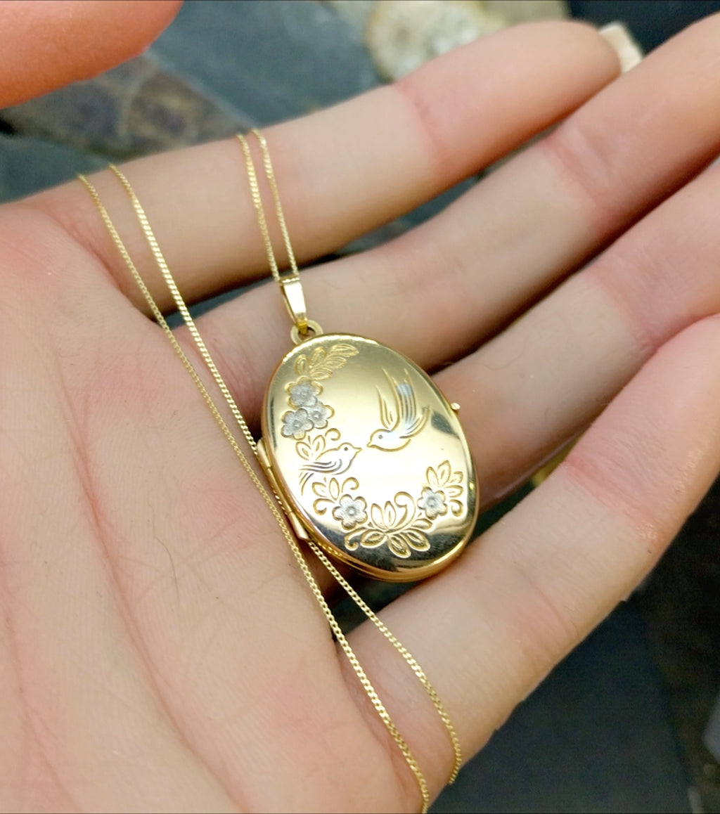 Vintage 9ct GOLD LOCKET with White Swallow Birds on 18" Gold Chain - 4.1g