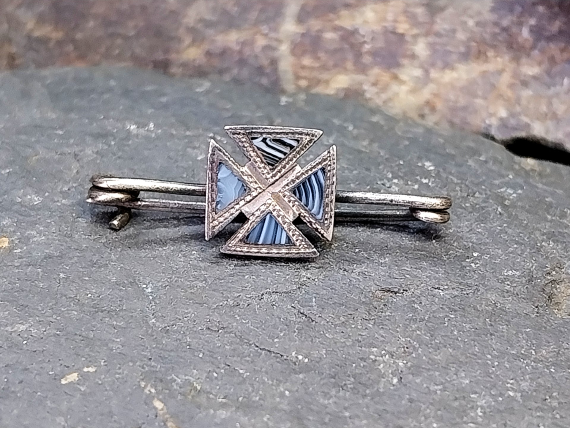 Antique SILVER CELTIC Cross  Agate Brooch - 1.4g