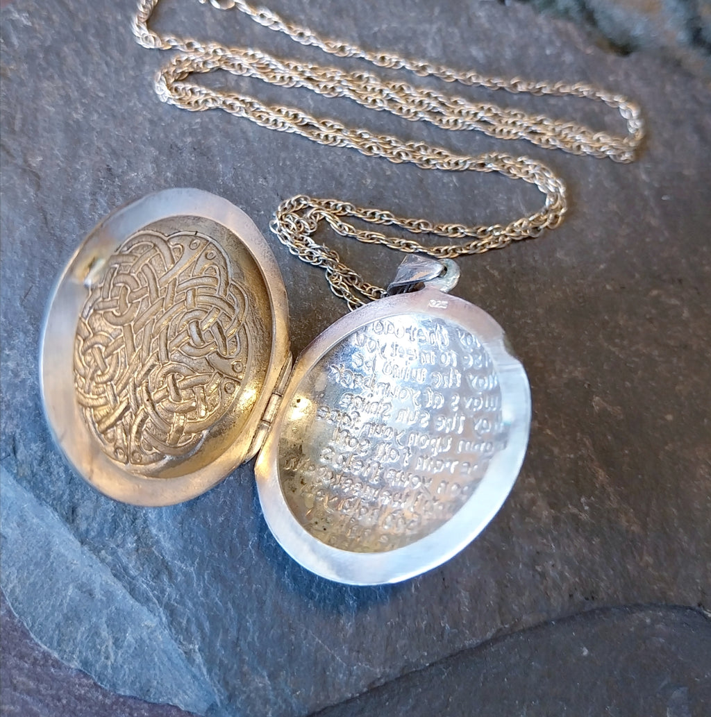 Large Silver Circular CELTIC LOCKET with Verse on 24" Chain - 15.2g