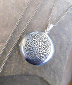 Large Silver Circular CELTIC LOCKET with Verse on 24" Chain - 15.2g