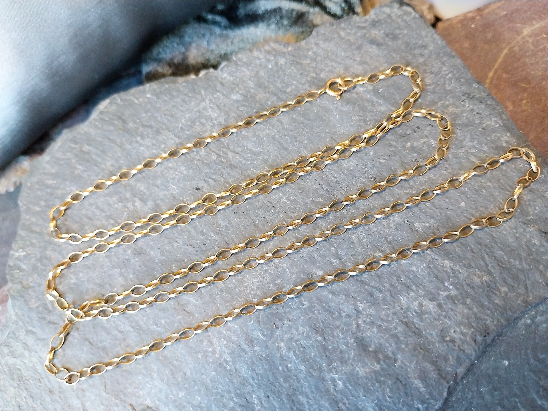 9ct GOLD BELCHER Chain Necklace, 23" Long  Hallmarked - 2.7g
