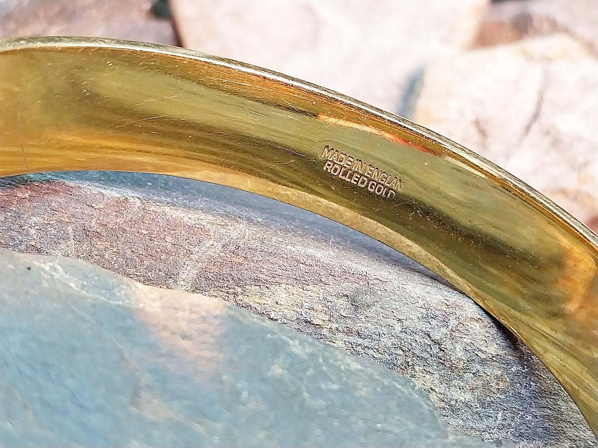Vintage 9ct Rolled GOLD BANGLE BRACELET with Safety Chain -  18.9g