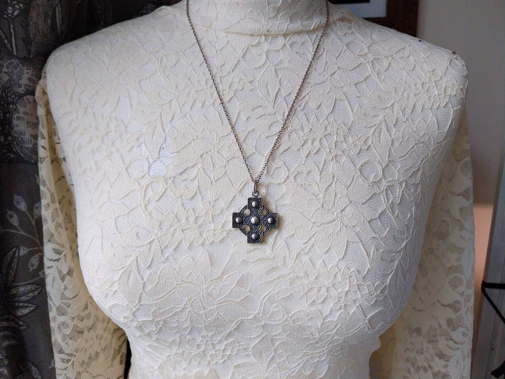 Sterling Silver CELTIC CROSS Pendant Necklace  22" Chain 14.9g