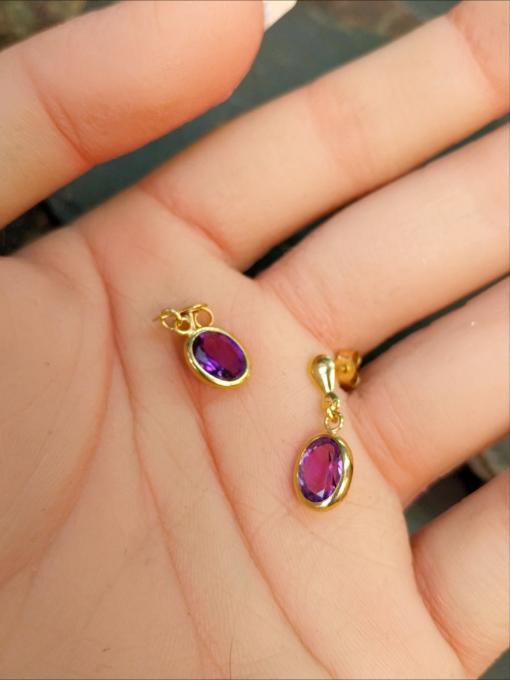 9ct GOLD Classic Amethyst Drop EARRINGS - 1.2g