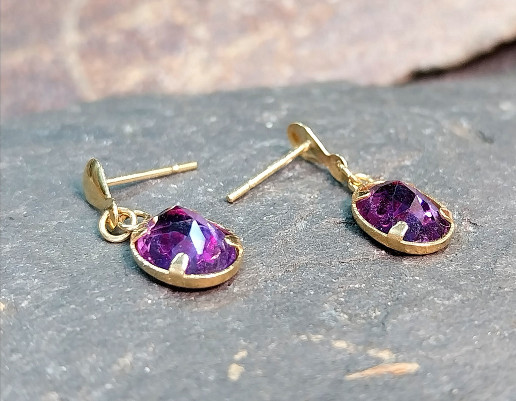 9ct GOLD Classic Amethyst Drop EARRINGS - 1.2g