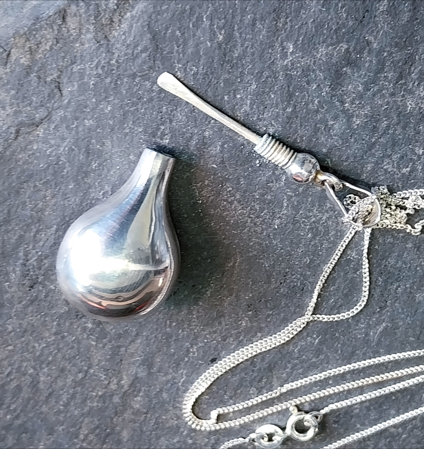Teardrop Perfume Scent Bottle Pendant - Poison Locket (Sterling Silver) & 18" Chain - 7.1g