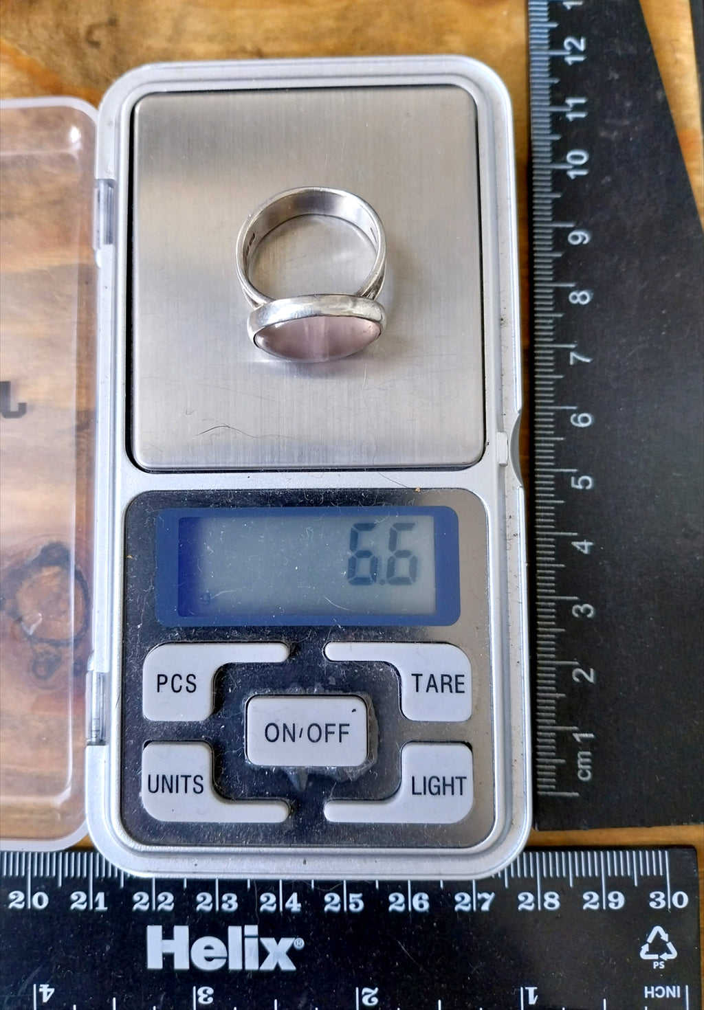 Hallmarked SILVER RING with Large Rose Quartz Stone - 1960s  Size P (7.5) - 6.6g