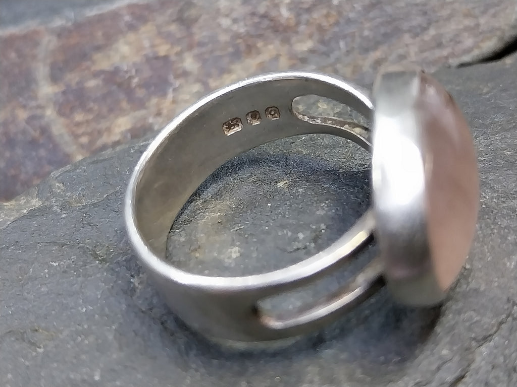 Hallmarked SILVER RING with Large Rose Quartz Stone - 1960s  Size P (7.5) - 6.6g