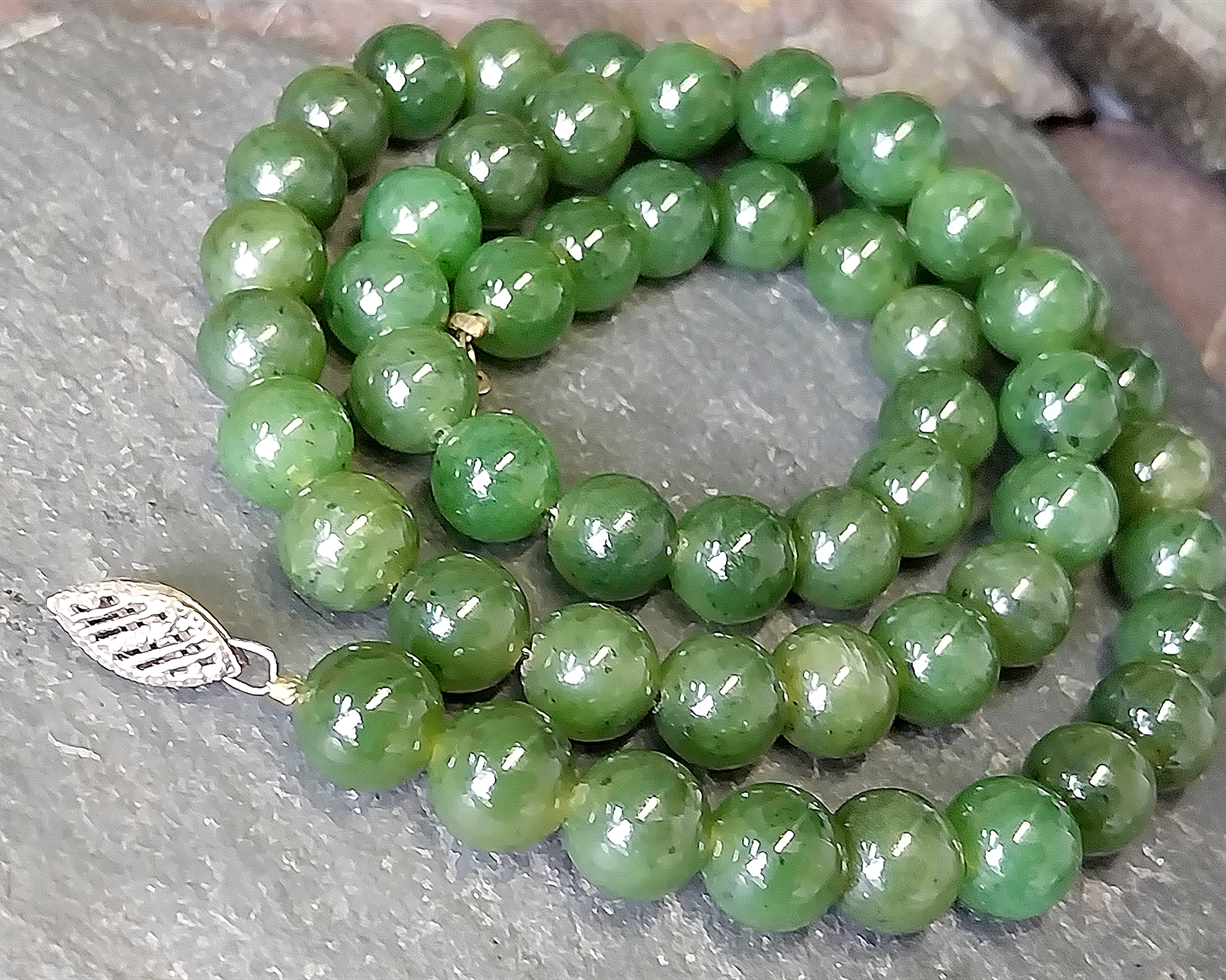 Vintage Deep Green Moss Agate Bead Necklace - 18" - 51.8g