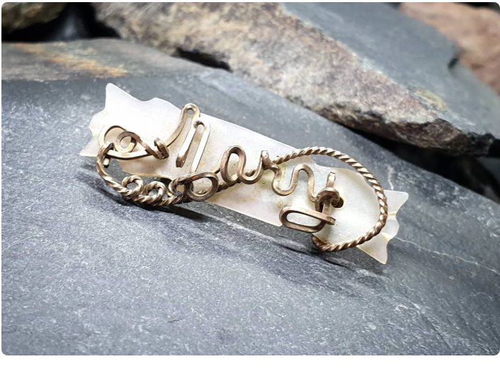 MOP MARY NAME BROOCH - Antique Mother of Pearl with Silver Wire Work - 3.2g