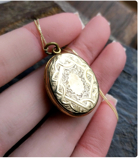 Antique 9ct GOLD LOCKET NECKLACE with Enamelled pattern & 18' Chain - 8.3g