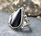 SILVER TEARDROP RING - Jet Black Onyx Stone - Size uk R ( usa 8.5) - 8.7g