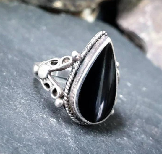 SILVER TEARDROP RING - Jet Black Onyx Stone - Size uk R ( usa 8.5) - 8.7g