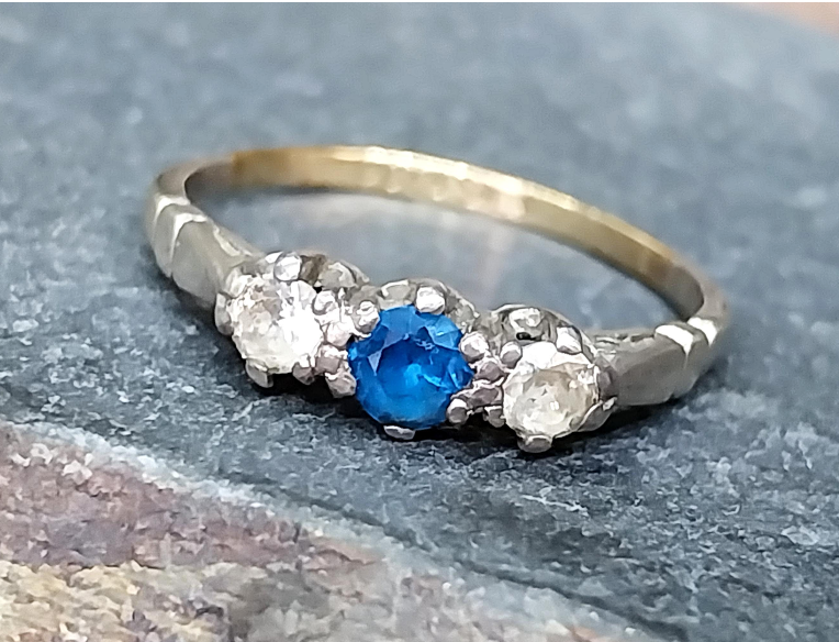 Vintage Art Deco 9ct Gold & Silver BLUE Stone Ring - Size uk M (us 6) - 1.4g