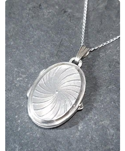 Sterling Silver Spiral OVAL LOCKET Necklace with 18" Chain - 6.8g