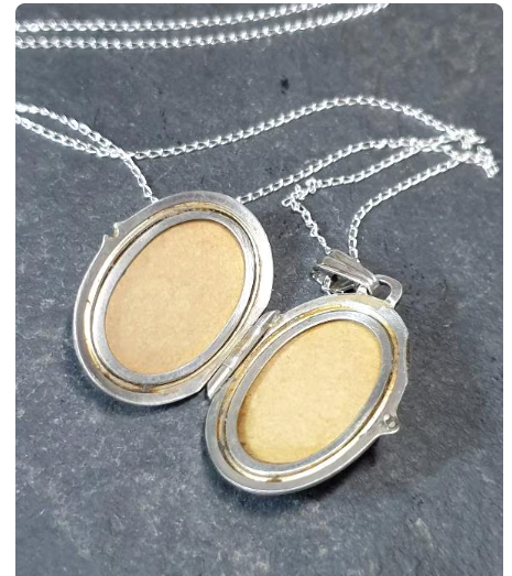 Sterling Silver Spiral OVAL LOCKET Necklace with 18" Chain - 6.8g