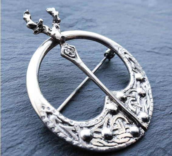 Vintage Silver CELTIC PENANNULAR Brooch with Stag Head-  11.5g