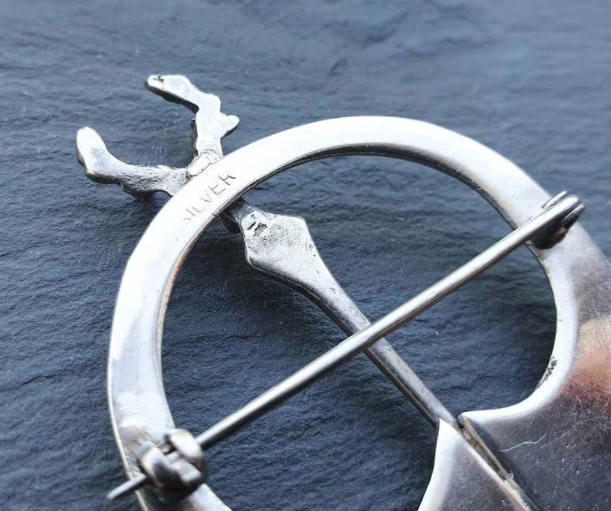 Vintage Silver CELTIC PENANNULAR Brooch with Stag Head-  11.5g