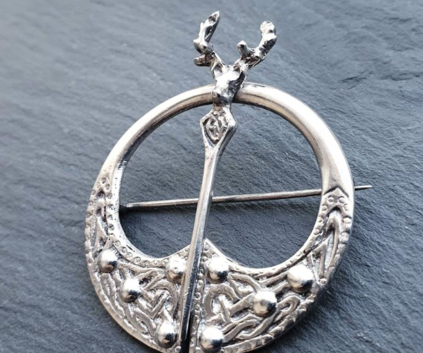 Vintage Silver CELTIC PENANNULAR Brooch with Stag Head-  11.5g