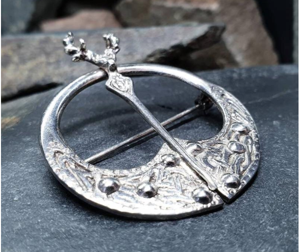 Vintage Silver CELTIC PENANNULAR Brooch with Stag Head-  11.5g