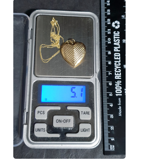 Antique 9ct Gold HEART Locket Criss Cross Pattern - on 20" Gold Chain  - 5.1g