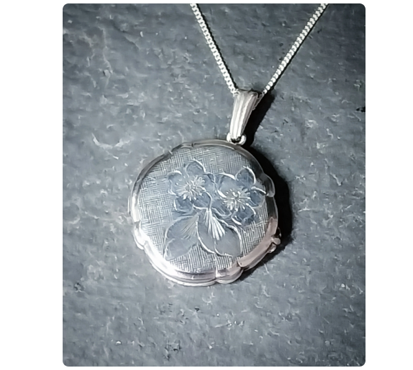 Georg Jensen SILVER LOCKET Necklace - Scalloped Circle  18" Chain - 4.8g