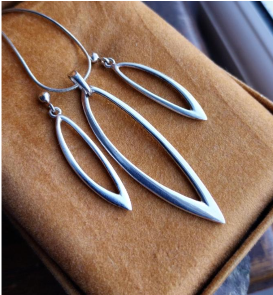 ORTAK SILVER Necklace and Matching Earrings Gift Set - Malcolm Gray Scottish