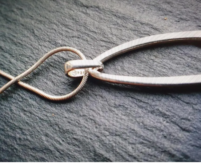 ORTAK SILVER Necklace and Matching Earrings Gift Set - Malcolm Gray Scottish