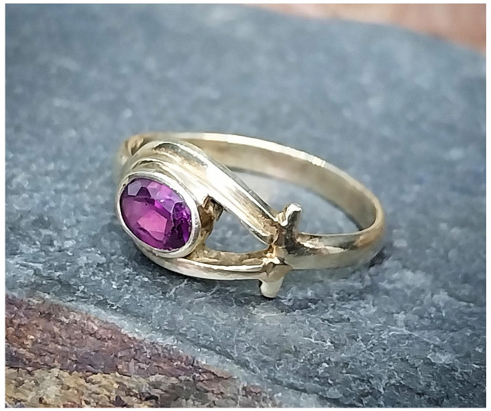 Vintage 9ct GOLD ANKH Ring with Purple Amethyst - Size uk L (us 5.5) 1.9g